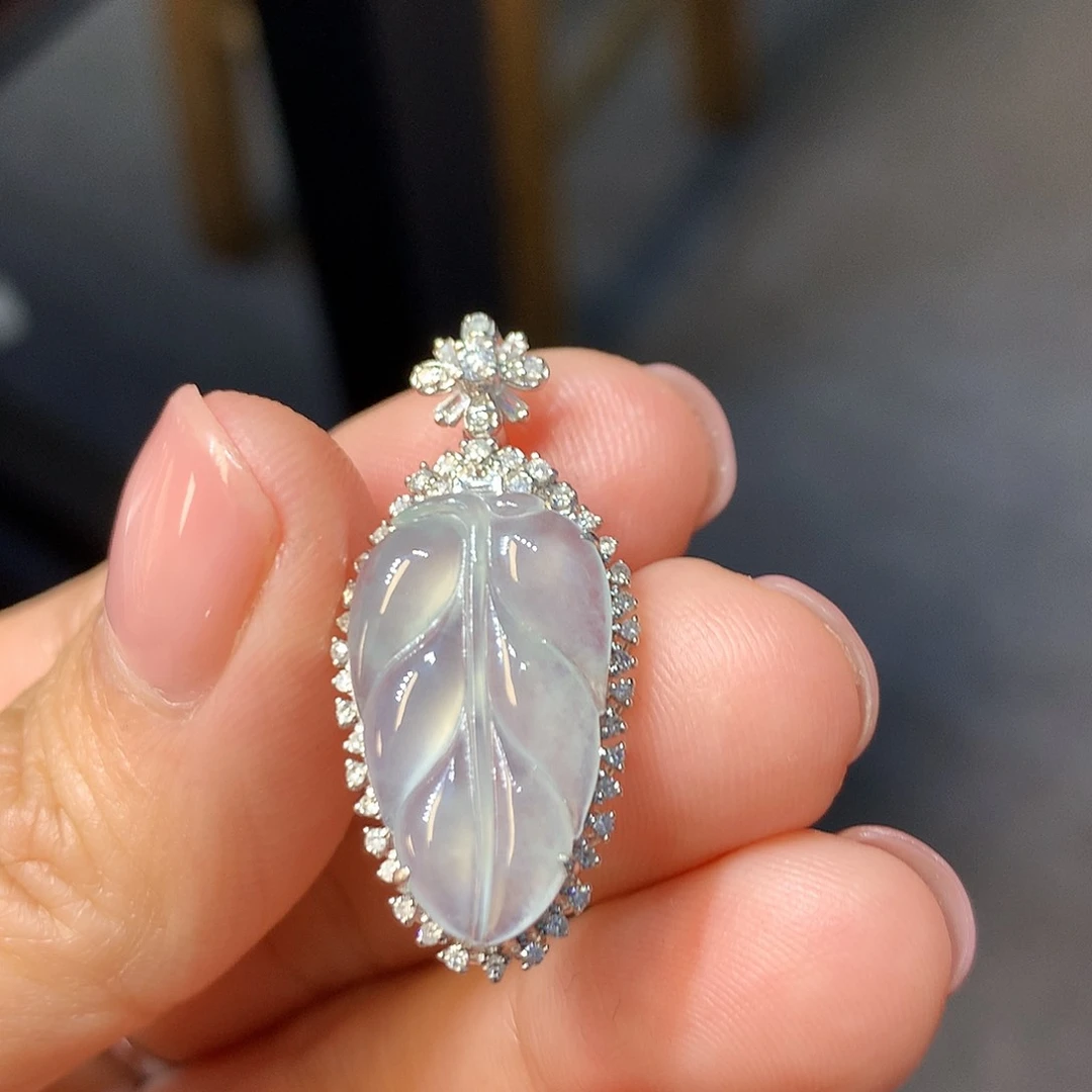 翡翠吊坠(不含链)18K金镶嵌