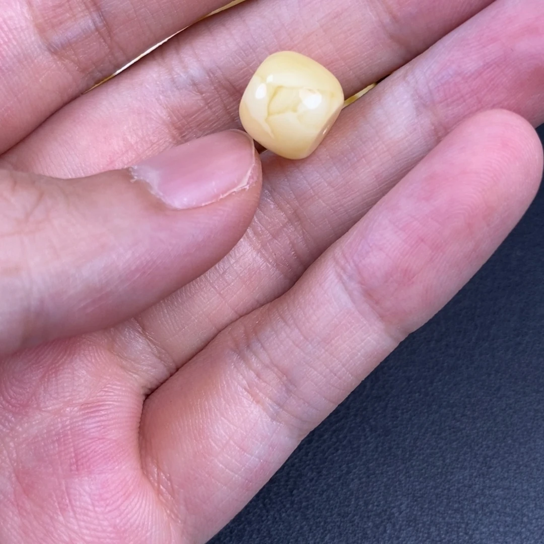 裸石琥珀未镶嵌36
