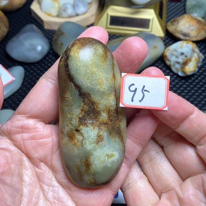 未镶嵌和田玉把件95