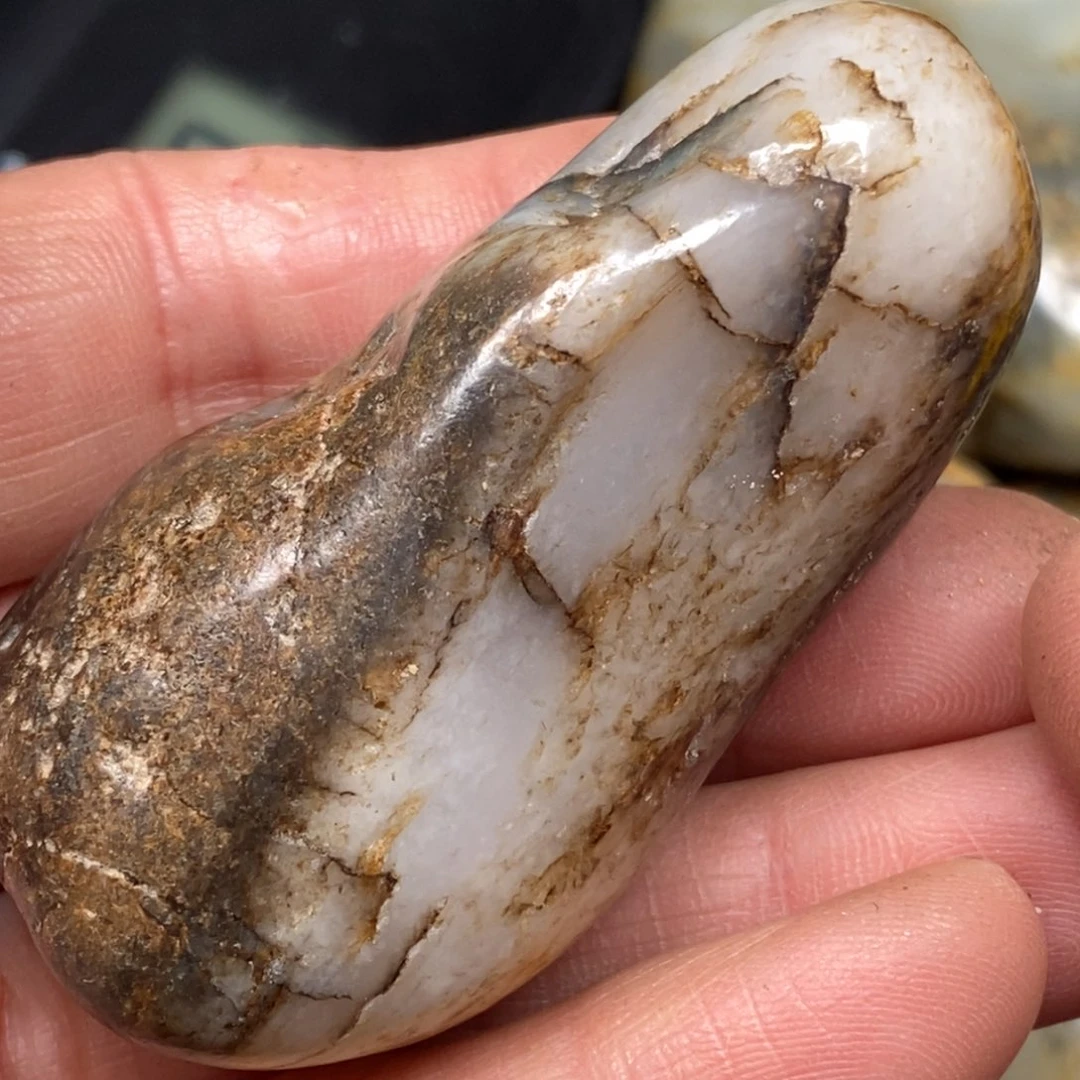 和田玉挂件足铂镶嵌