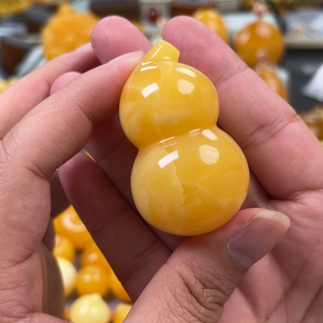 蜜蜡未镶嵌珠宝奇石