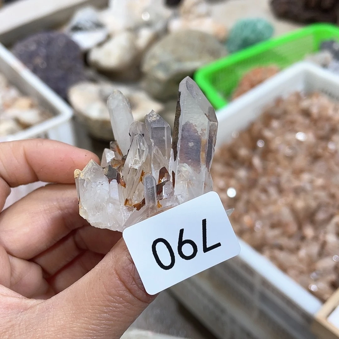 水晶摆件……未镶嵌