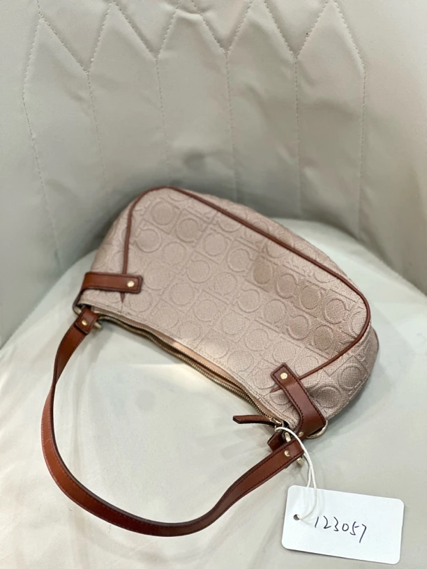 95新 FERRAGAMO/菲拉格慕 夏七中古/Ferragamo 老花单肩包/123057