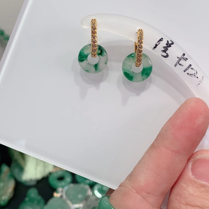 石英质玉（非洲翠）未镶嵌手镯