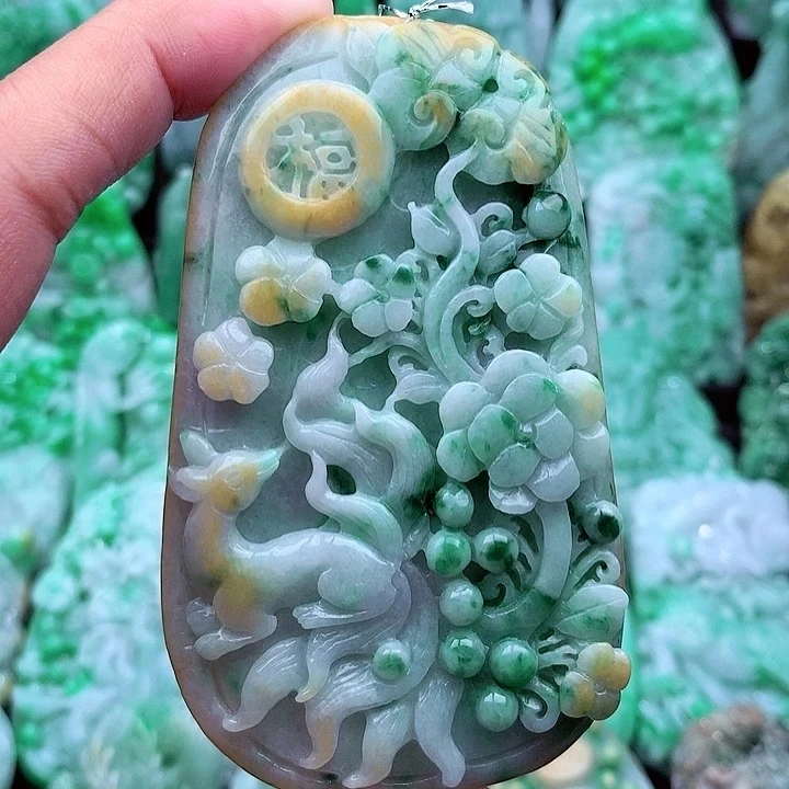 天然A货翡翠九尾狐