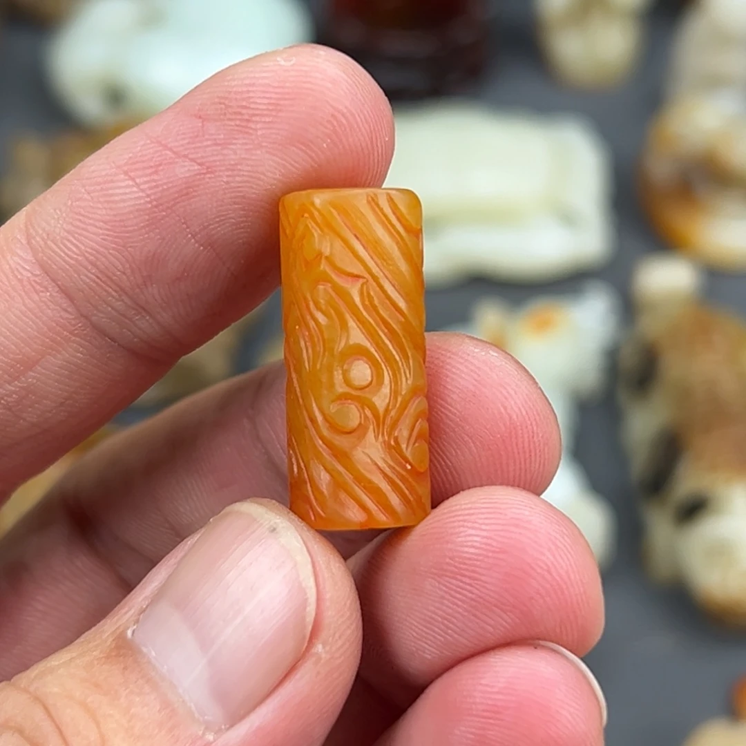 颈饰未镶嵌和田玉（糖玉）