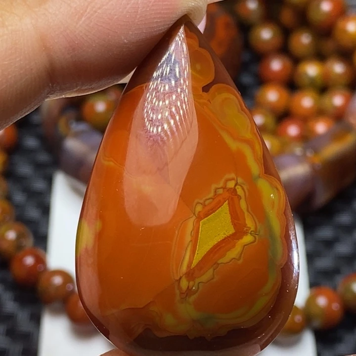 玛瑙/玉髓颈饰未镶嵌