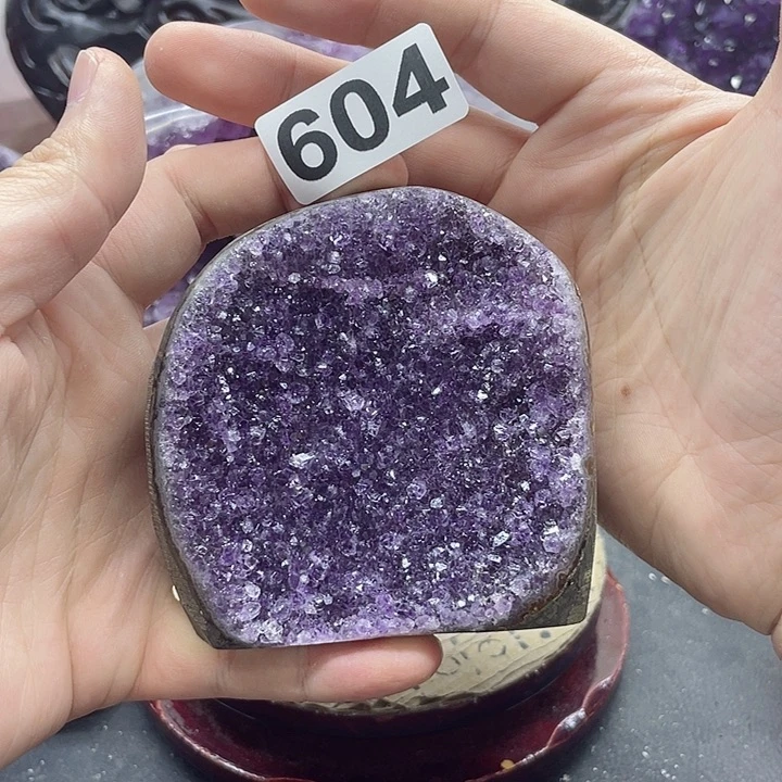 未镶嵌水晶大型摆件（非配饰）