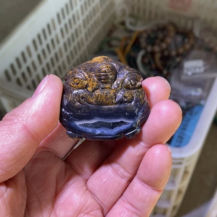 溱***濛玛瑙/玉髓未镶嵌珠宝奇石