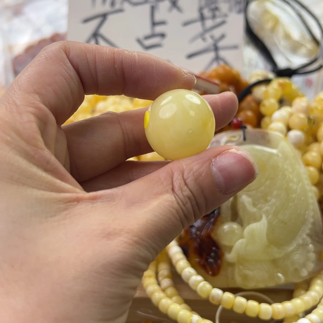 琥珀珠宝奇石未镶嵌