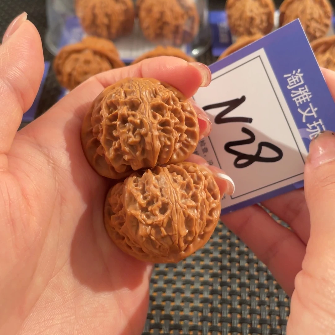 文玩核桃把件N28号3.8宫灯