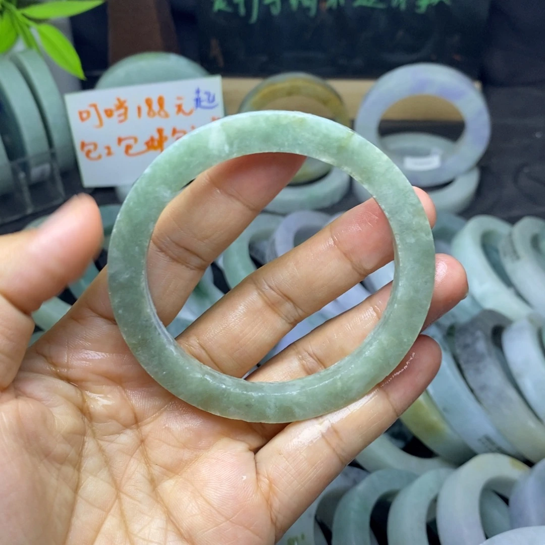 定制翡翠未镶嵌手镯