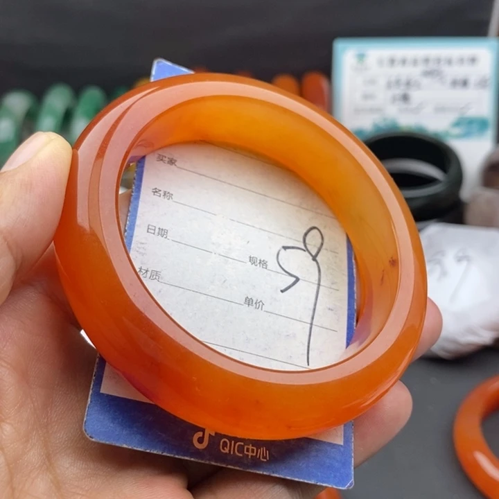 未镶嵌手镯石英质玉