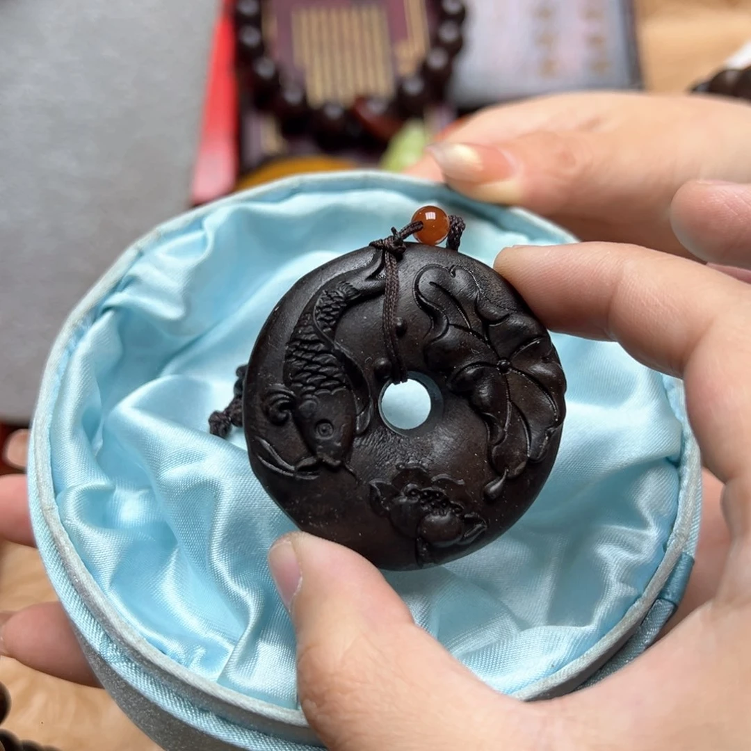 大叶紫檀（黑酸枝木类）