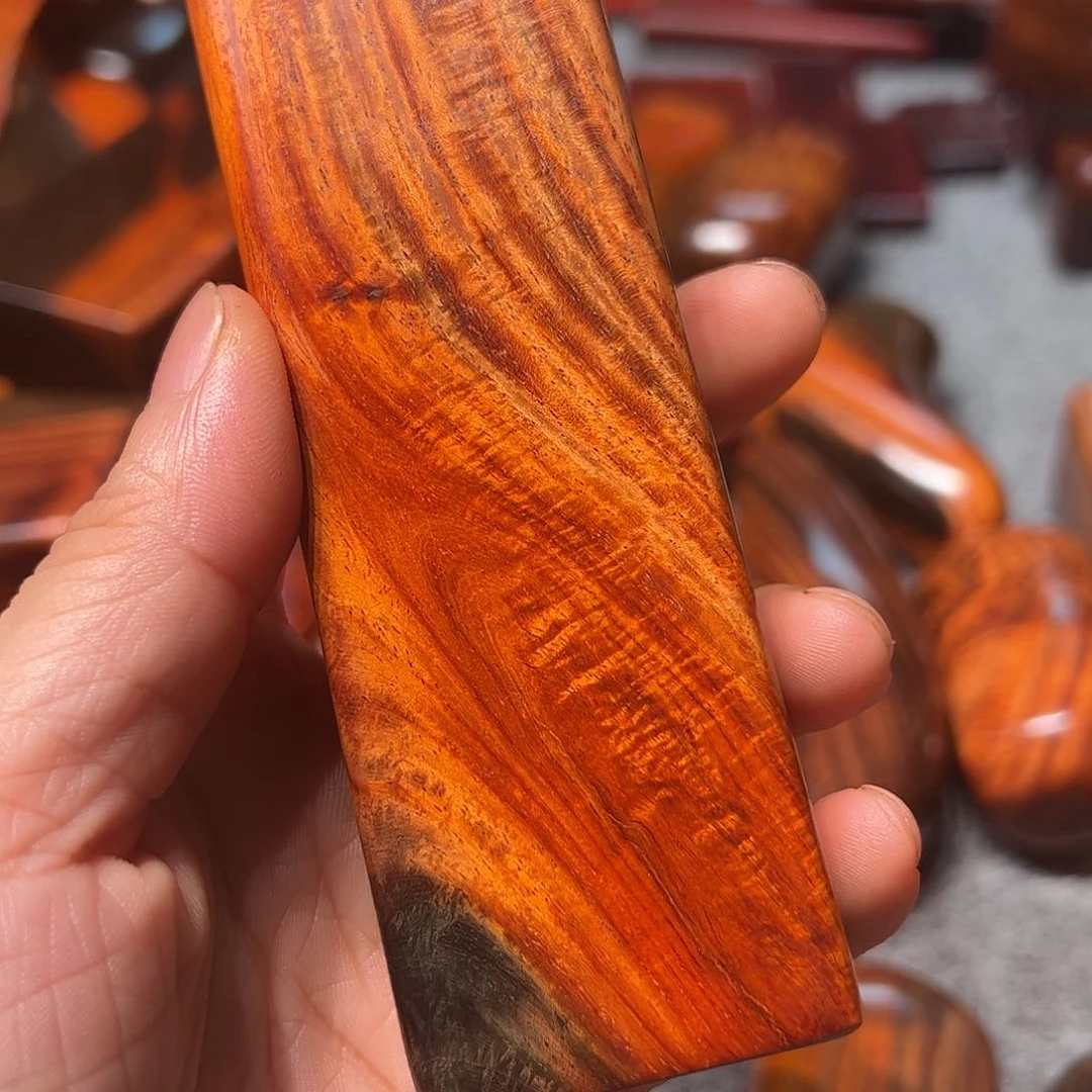 有***，交趾黄檀（大红酸枝）