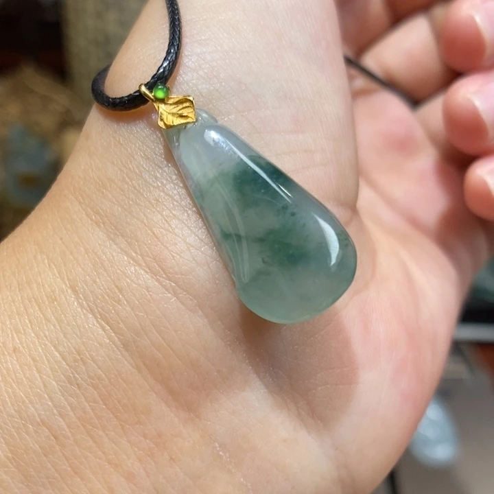 【闪购商品】颈饰18K金镶嵌翡翠18