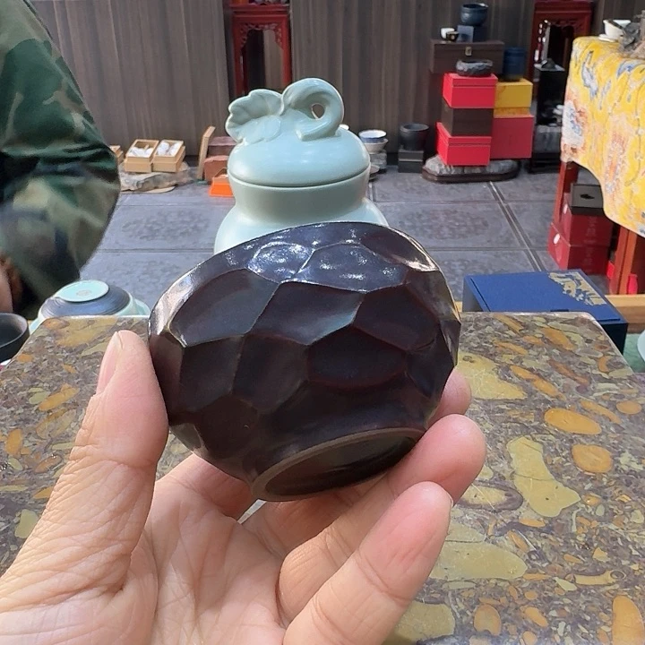 切面陶烧杯一个，瓷。。