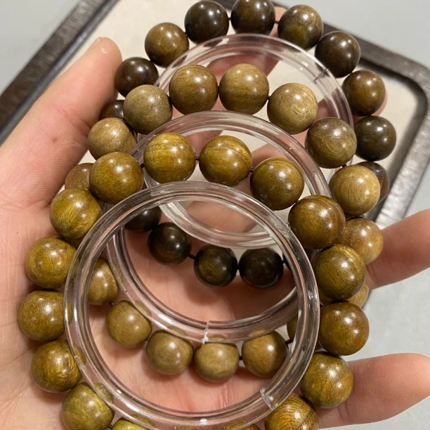 B60绿檀卡1.2圆珠单圈手串（底色多样，发其一）