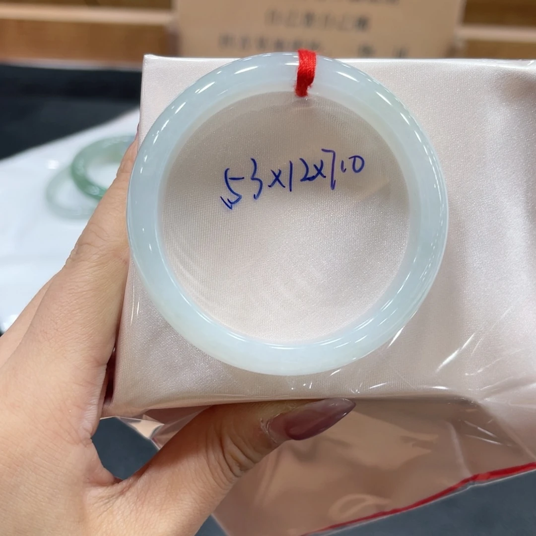 未镶嵌手镯翡翠翡翠