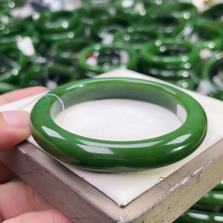未镶嵌手镯和田玉（碧玉）