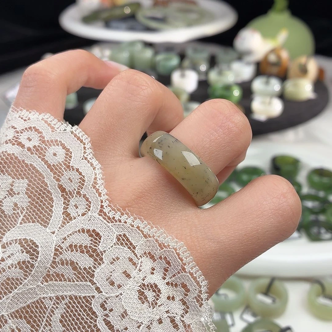 月****和田玉未镶嵌戒指S30糖青花轮胎19.5 拍4单