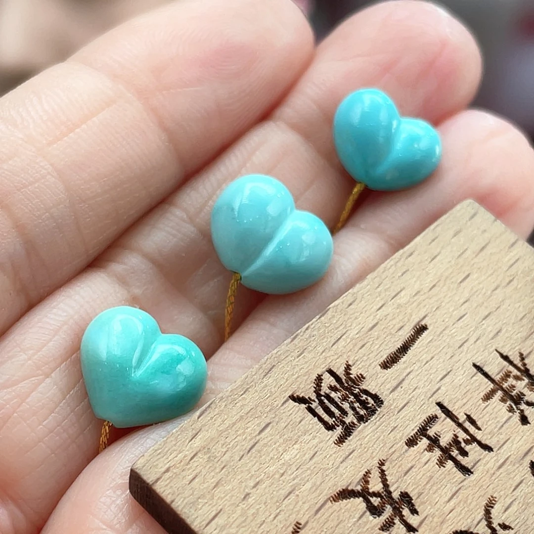 绿松石未镶嵌颈饰