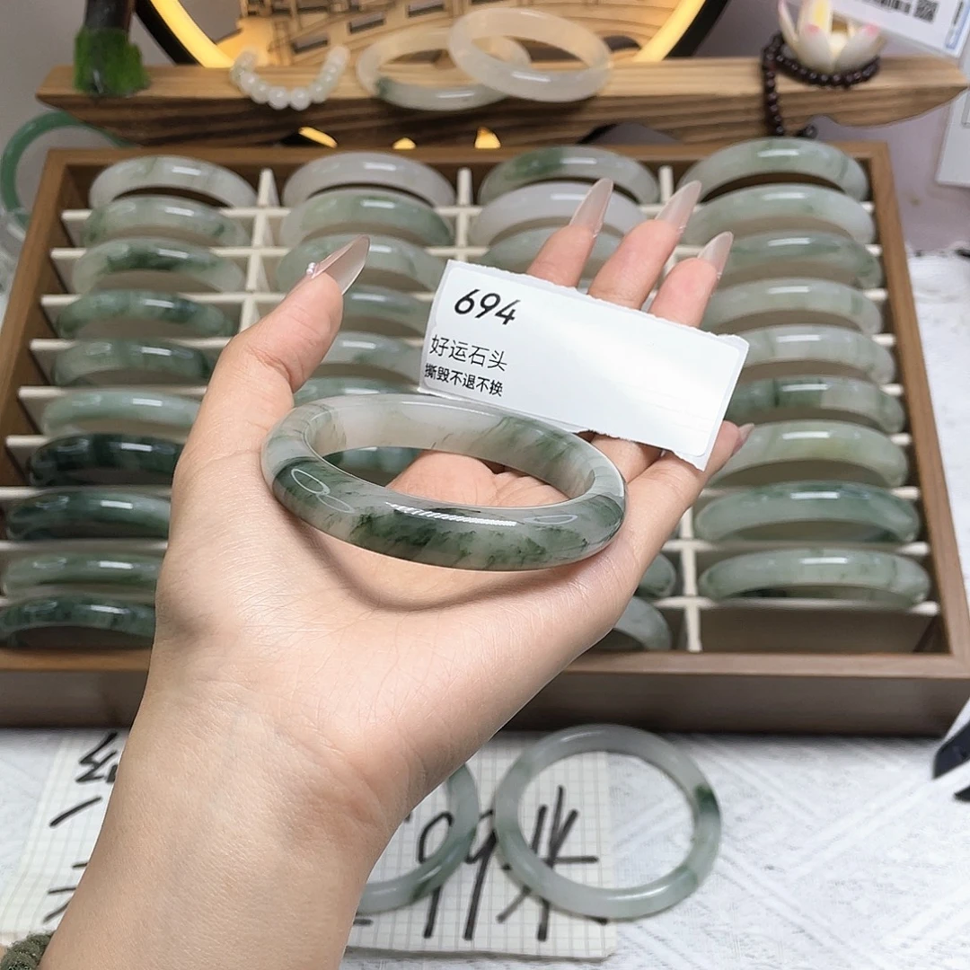 石英质玉未镶嵌手镯694