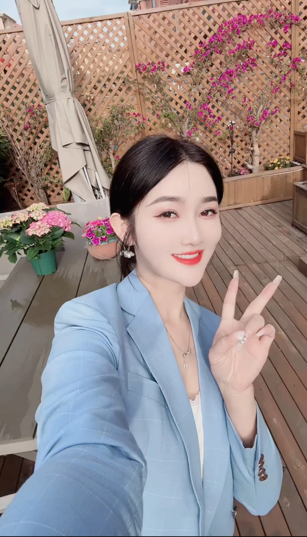 臻韩美2025秋季时尚蓝格长袖九分裤套装