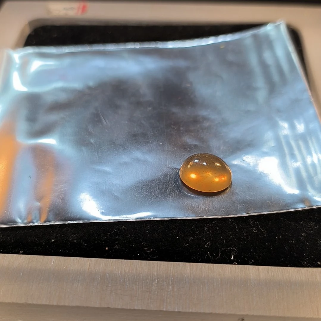 孑***雨石英岩玉未镶嵌戒面