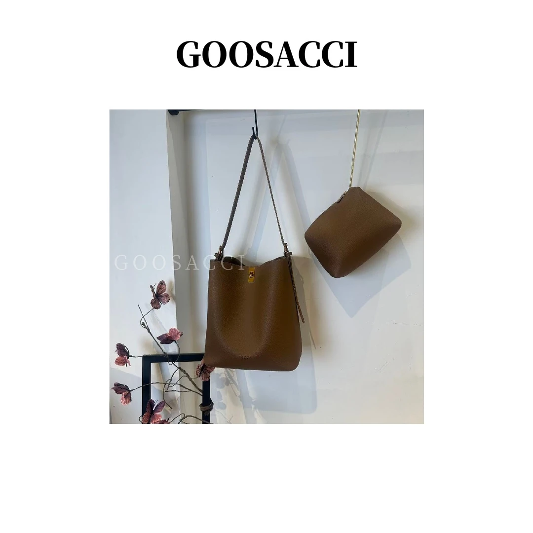 2025新款女士大容量韩式子母款水桶包单根锁扣磨砂一体款斜挎包