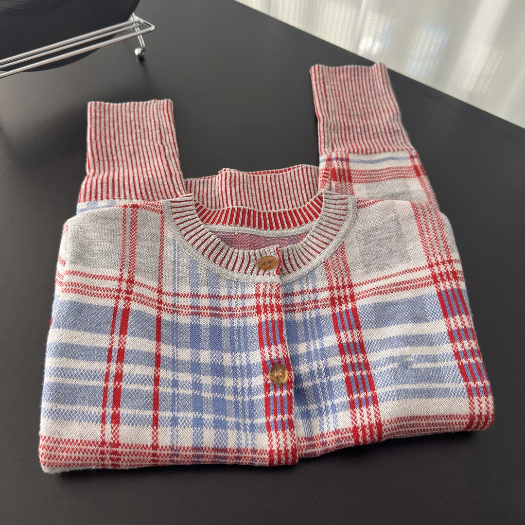 秋冬叠穿时尚超好看独特漂亮上衣撞色格纹针织开衫女薄款毛衣外套