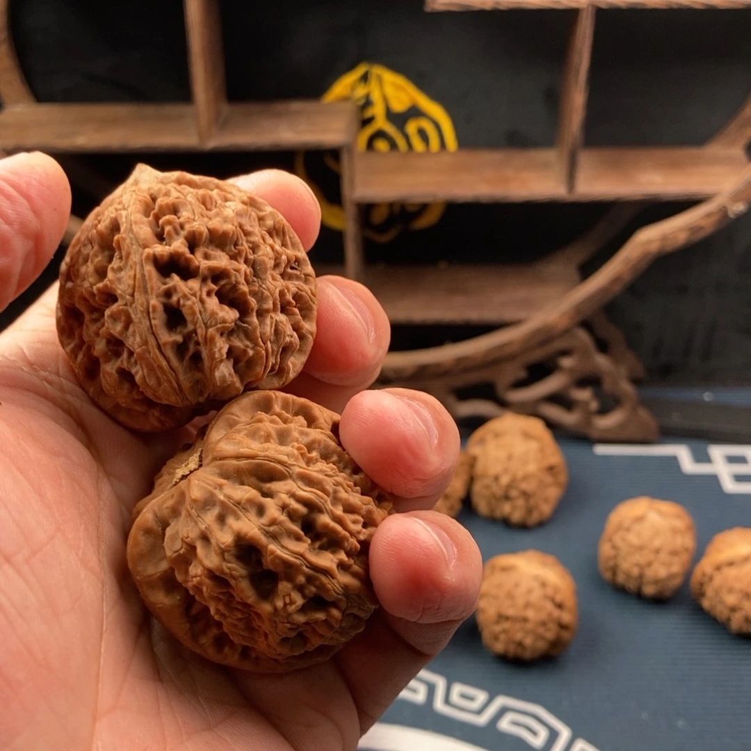 文玩核桃把件凸*凸40+全品水龙纹