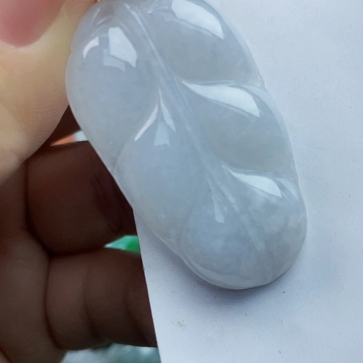 翡翠未镶嵌颈饰好