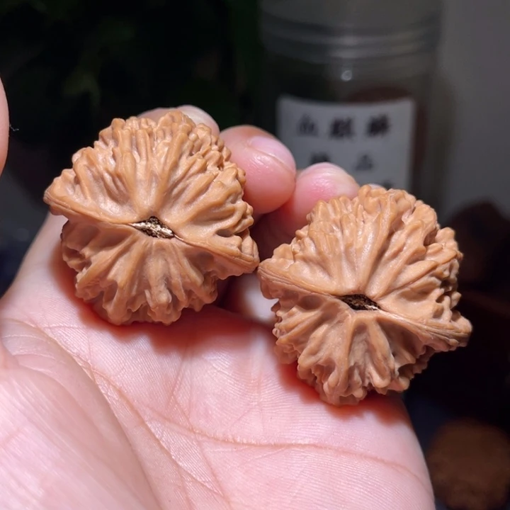 文玩核桃吊坠           37