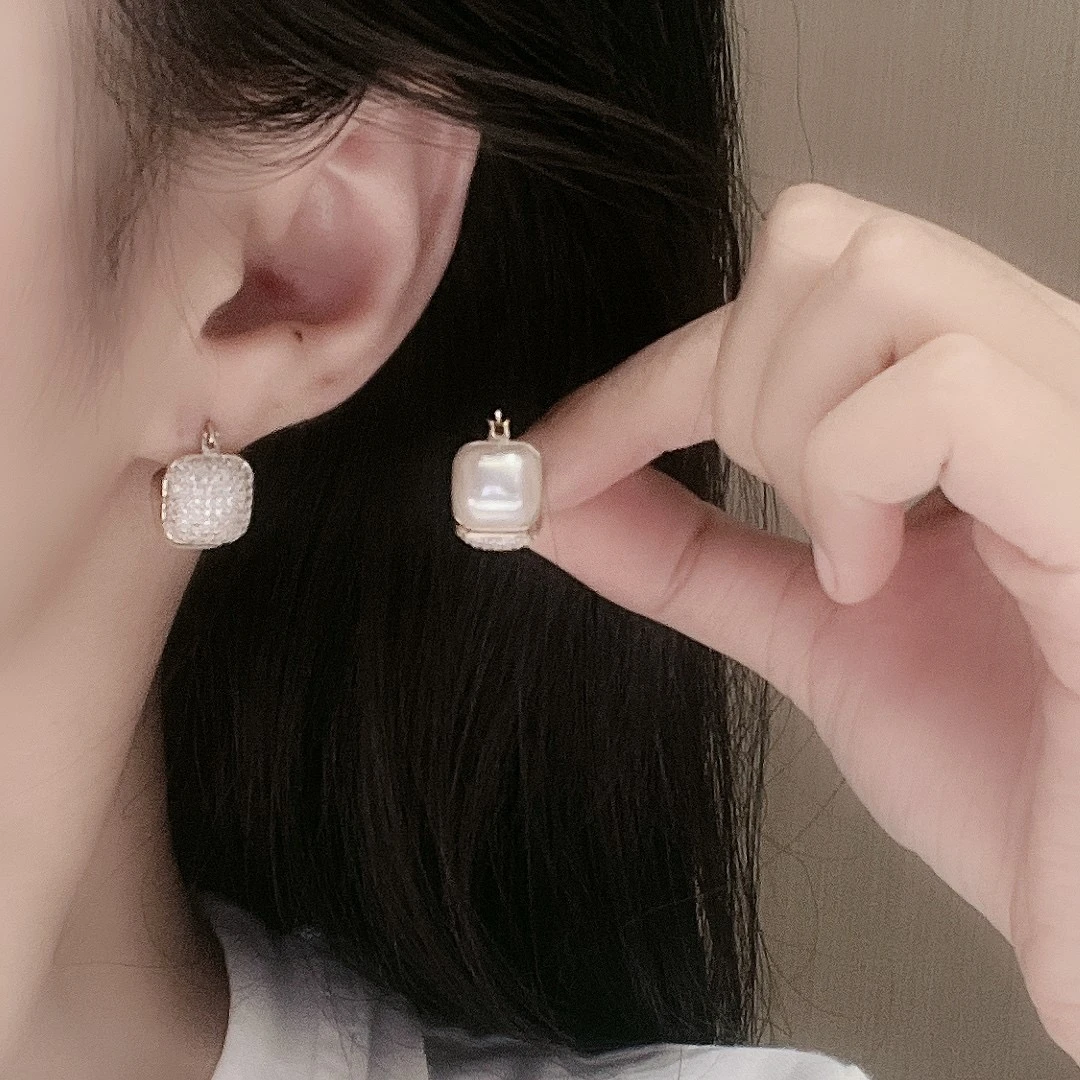 铜合金耳饰 气质轻奢时尚百搭个性精致小众耳饰LY0039