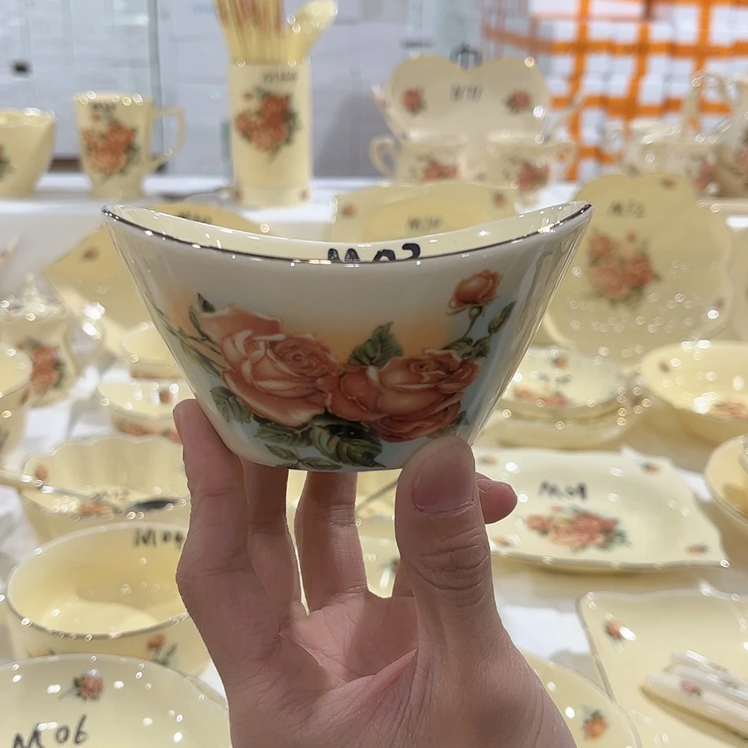 高端陶瓷…………………………03