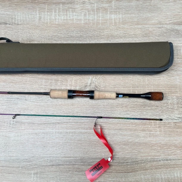 3809-99# 卡迪夫彩虹版 S62SUL直柄路亚竿（卡袋全）