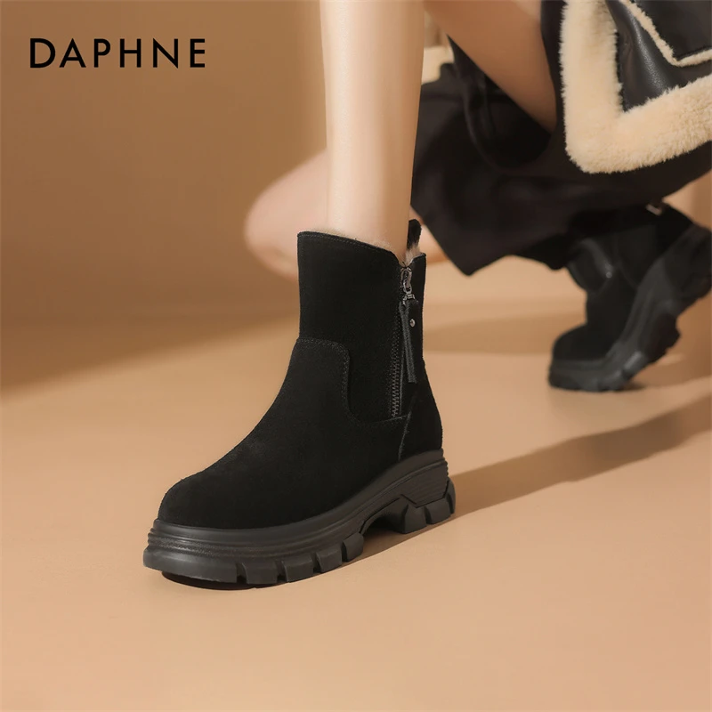 达芙妮暖冬新款雪地靴保暖性能佳中筒雪地靴校园学生专用舒适新款