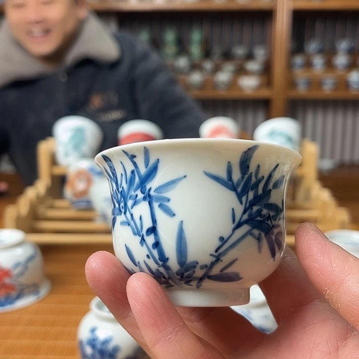 漫***上手工制作陶瓷器皿