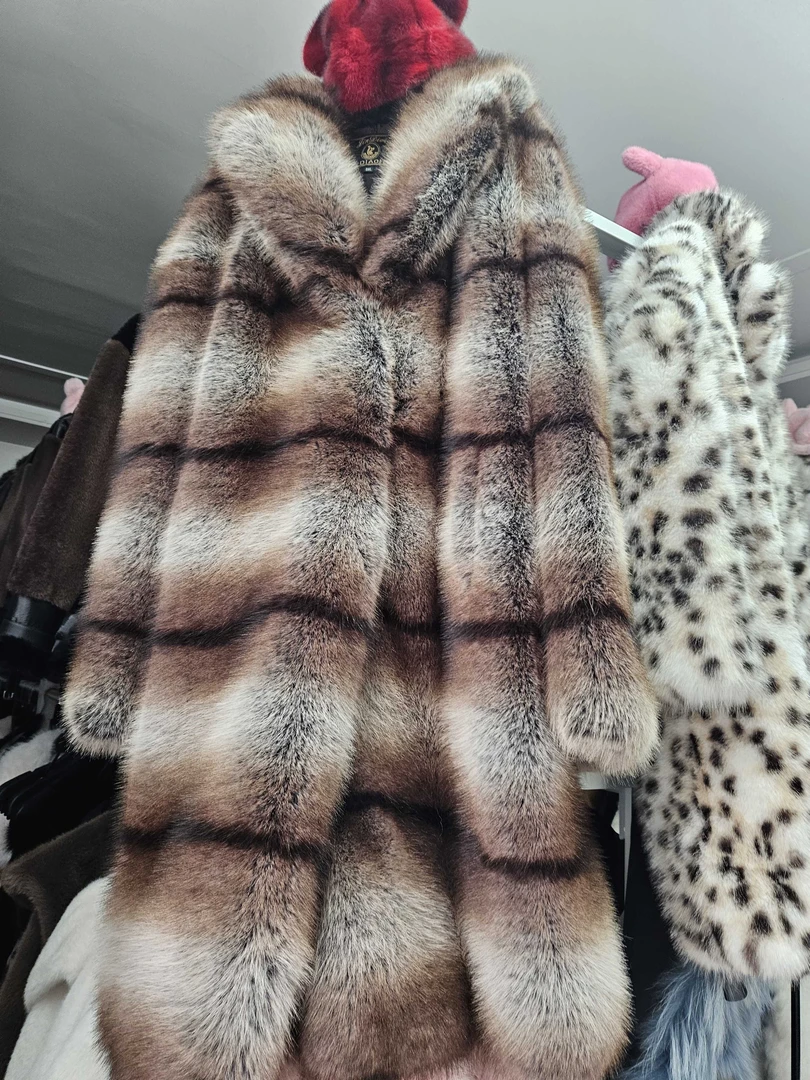 女款直播间改价直接拍好看的毛毛外套