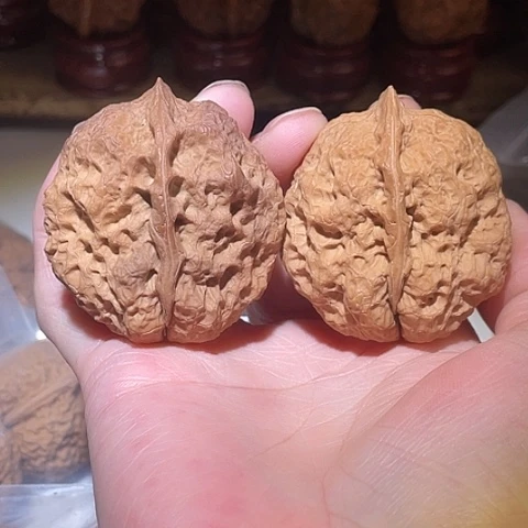 把件文玩核桃霸王龙带彩46