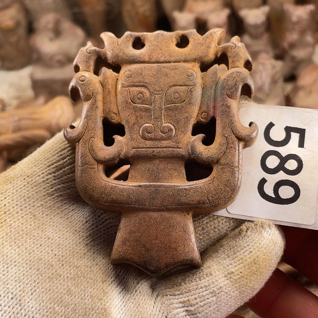 和田玉（糖玉）未镶嵌挂件