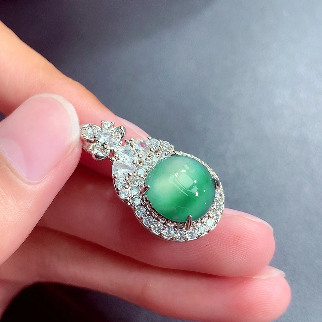 翡翠未镶嵌颈饰挂件