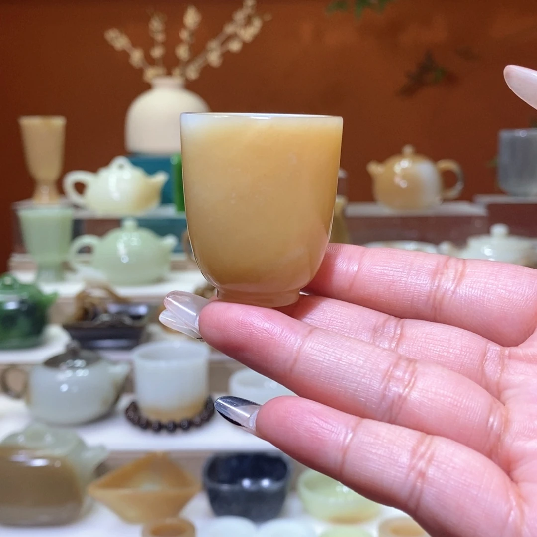 未镶嵌和田玉挂件且末金山黄糖玉杯