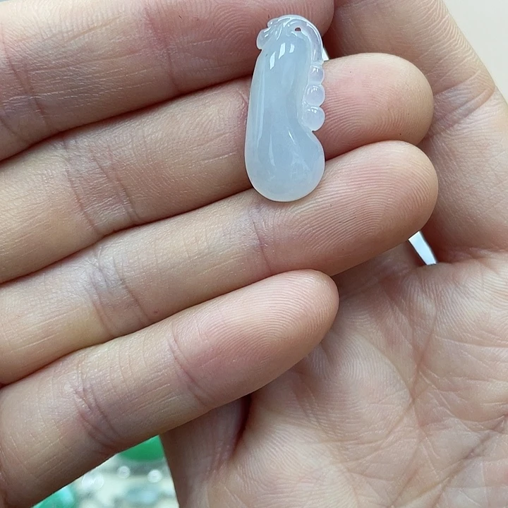 翡翠未镶嵌颈饰11