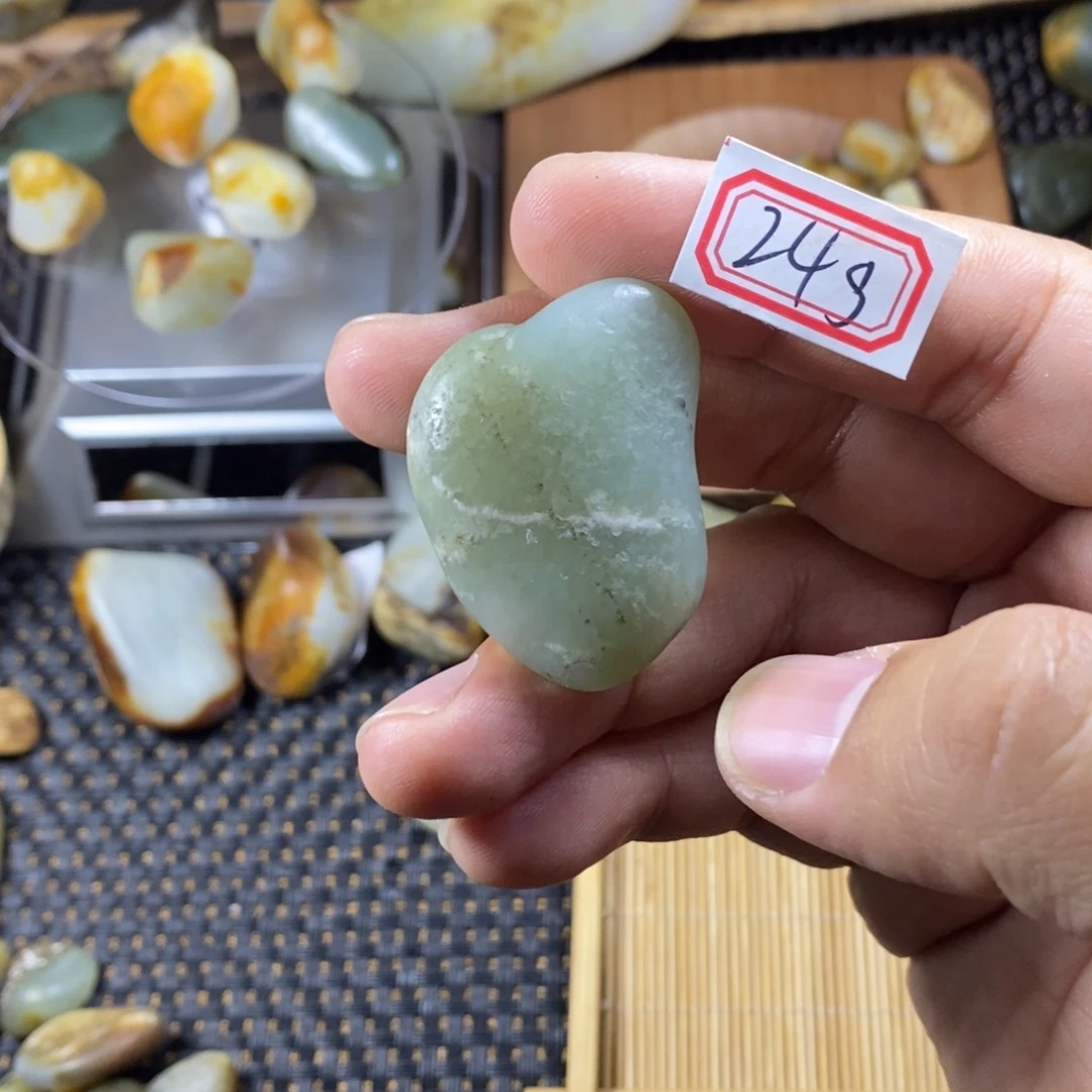 和田玉（糖玉）未镶嵌挂件