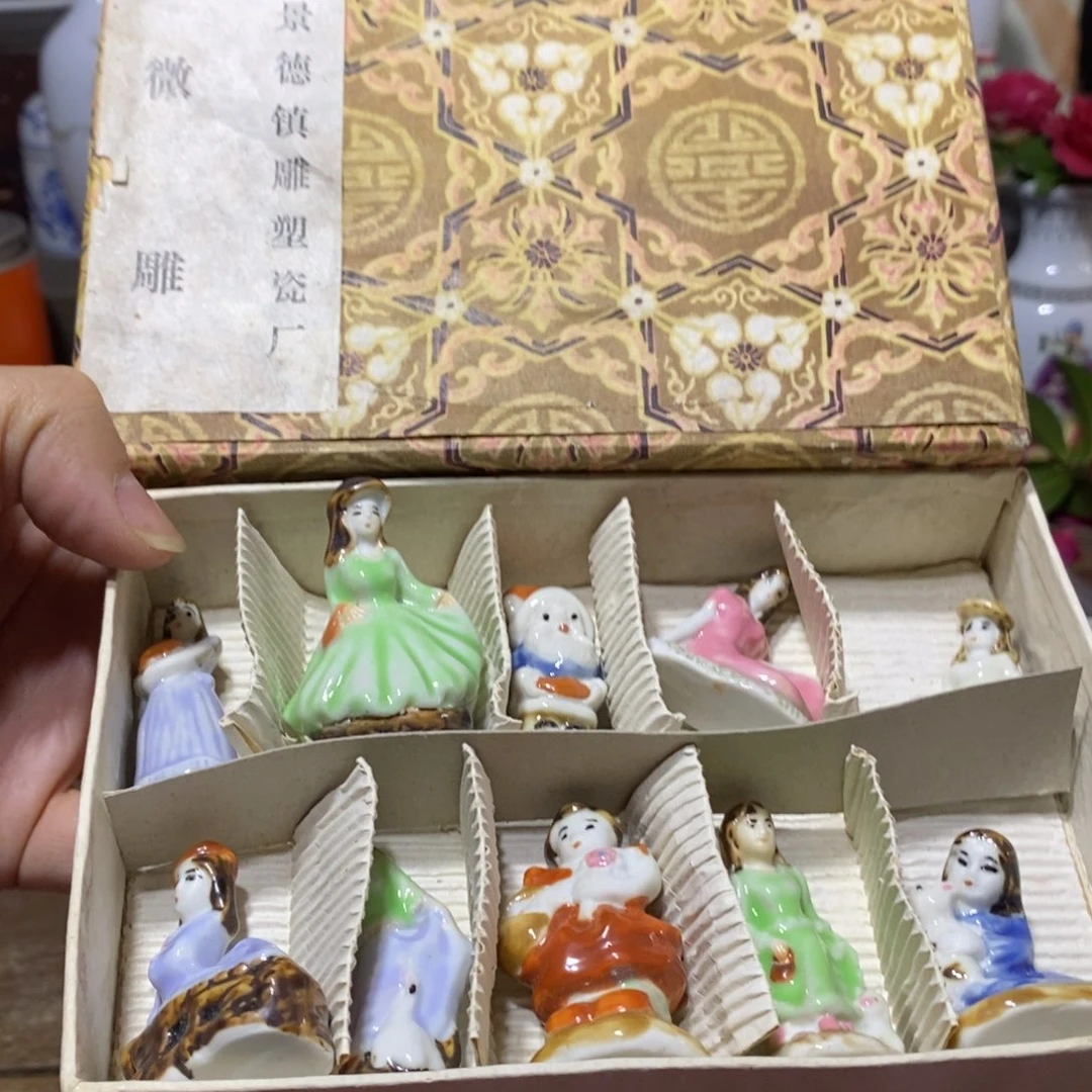 瓷片手绘窑彩小雕塑一盒