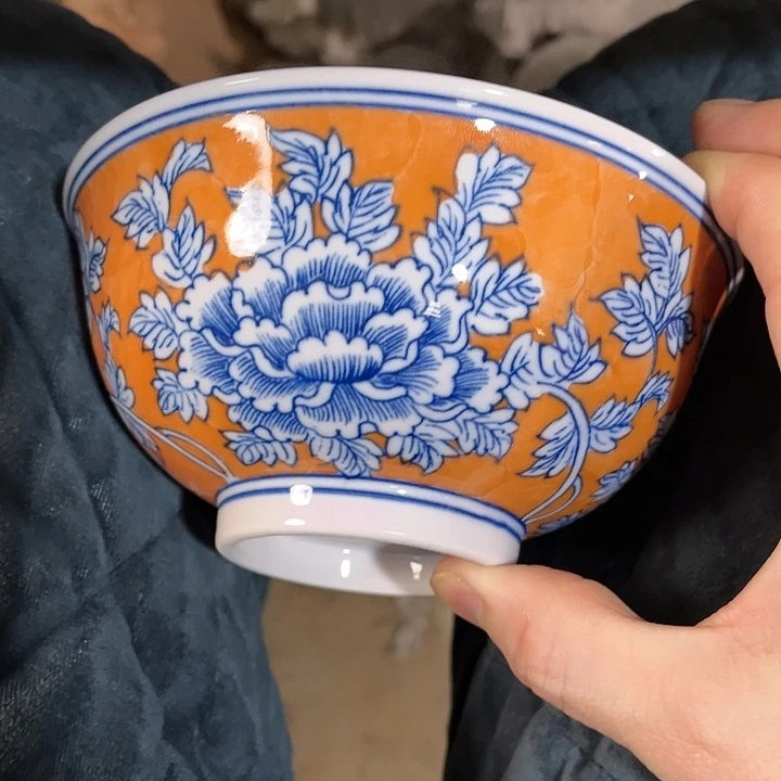 瓷片/////直径15厘米。红。