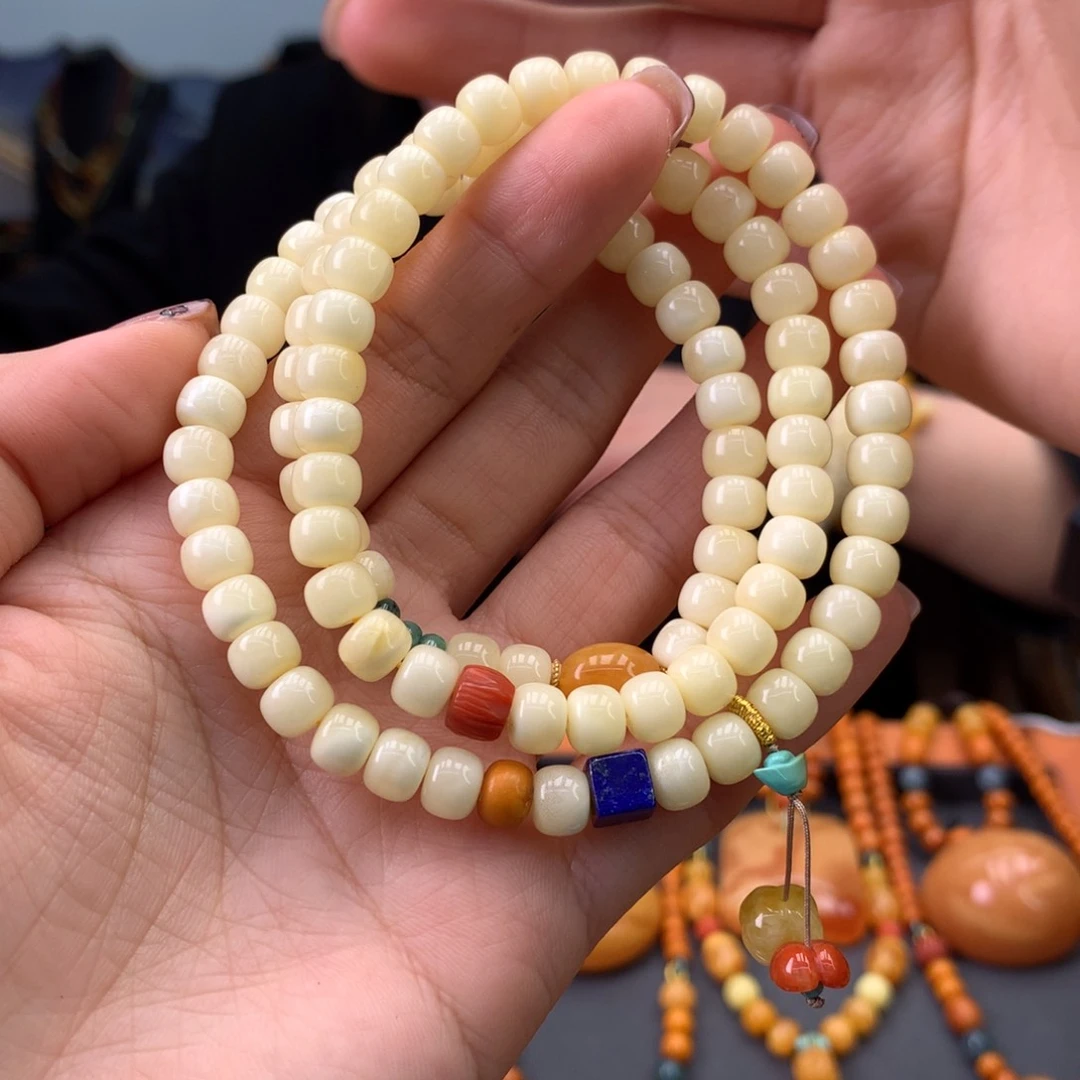 蜜蜡手串未镶嵌多样性发