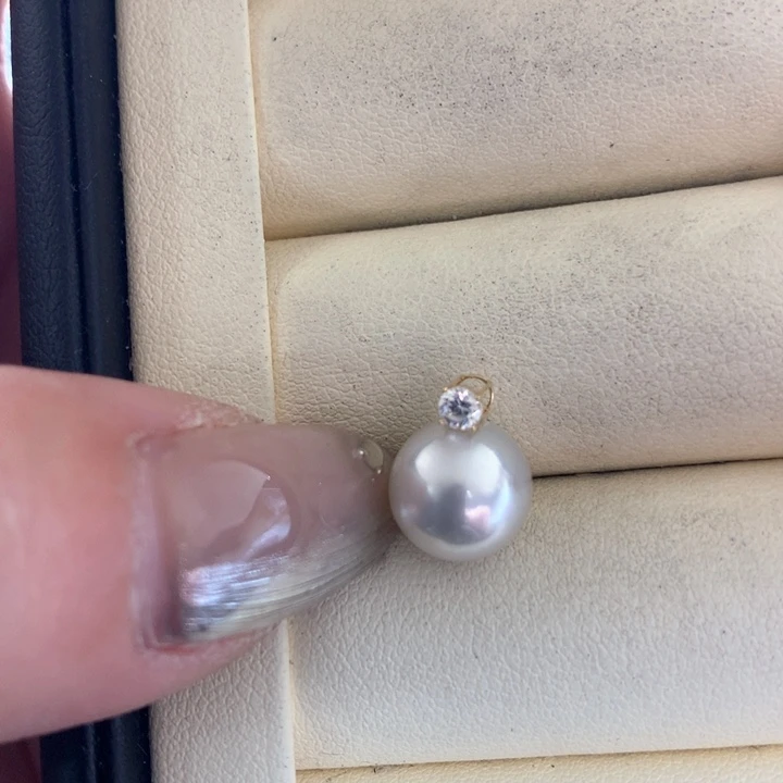 颈饰18K金镶嵌海水珍珠